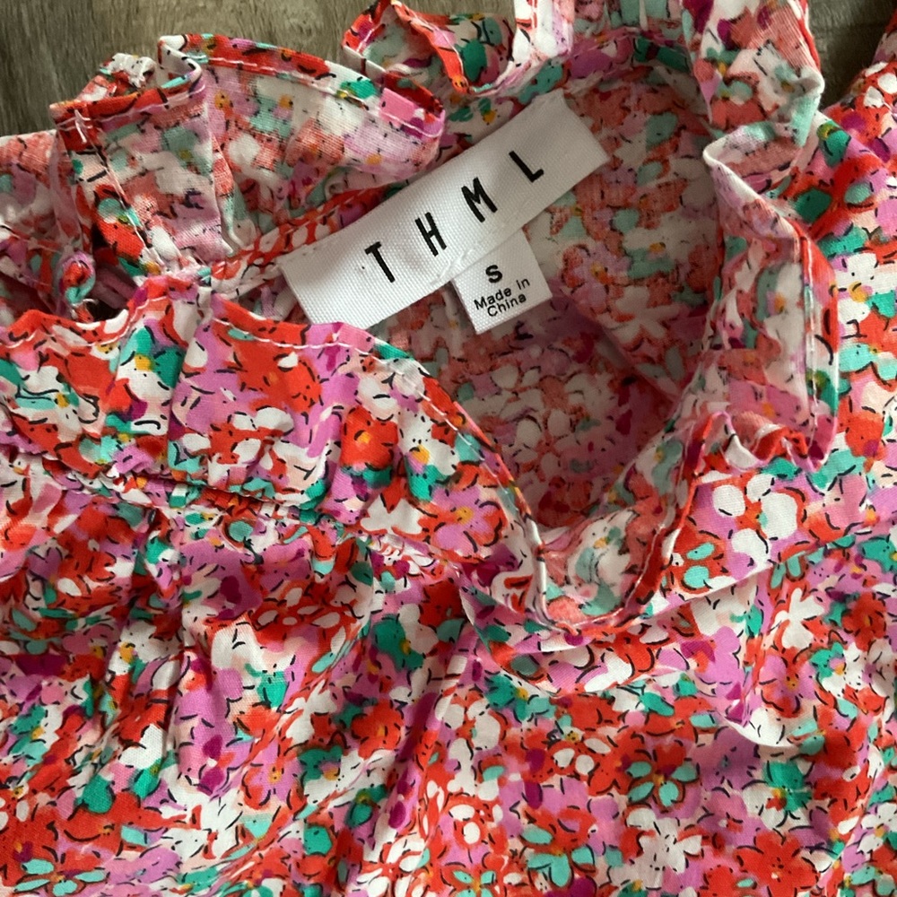 THML FLORAL RUFFLE TOP SIZE SMALL - Picture 2 of 4